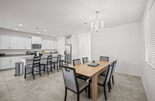 Tucson House | Spectacular Home Community Pool & Pickleball