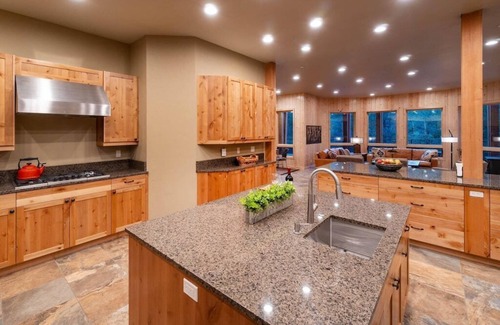 Bend Cabin | Spectacular Luxury Lodge Home w/Hot Tub, Sauna on Private Lake Sleeps 16-20 Bend
