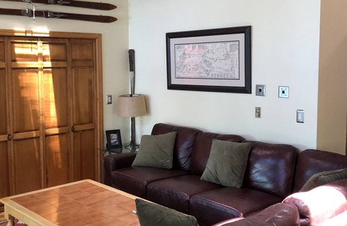 Manchester House | Spectacular Maine Cobbossee Lakefront with Hot Tub and Dog Friendly