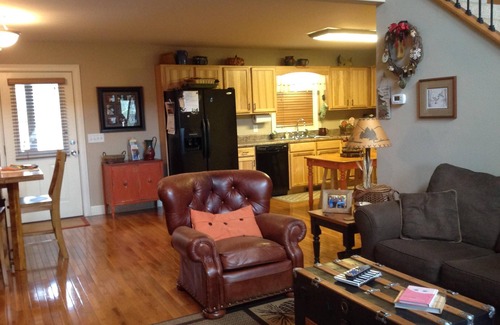 Hiawassee Cabin | Spectacular Mountain Views from this Cozy Cabin Getaway