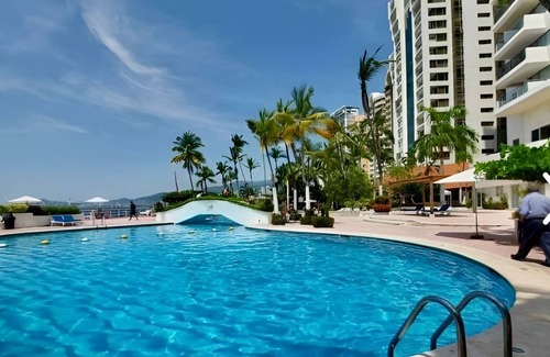Lomas de Costa Azul Apartment | Spectacular beachfront apartment