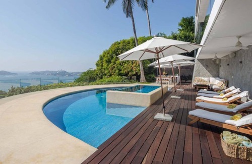 Las Brisas House | Spectacular house in Las Brisas with beautiful view