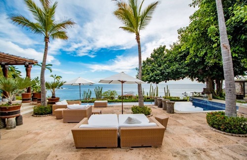 Ixtapa Villa | Spectacular Ocean Front Villa in Mexico´s most exclusive and private resort