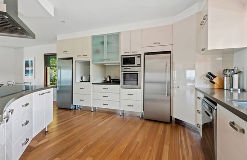 Shellharbour House | Spectacular Ocean Front home With Pool