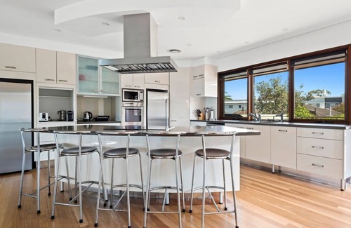 Shellharbour House | Spectacular Ocean Front home With Pool