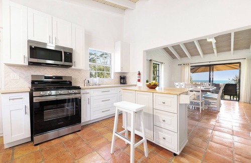 Eastern Road Villa | Spectacular ocean view villa with pool