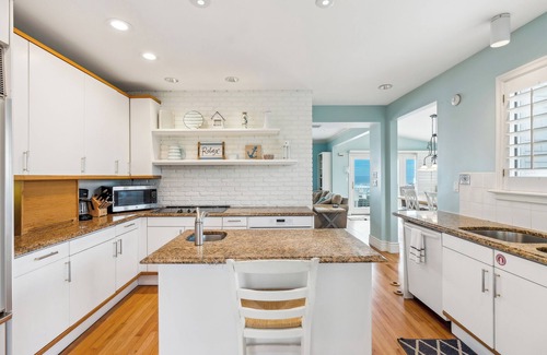 Kennebunk House | Spectacular Oceanfront Beach House on Gooch's Beach