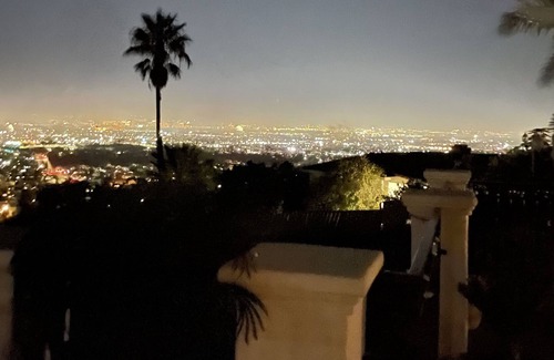 Evergreen Villa | Spectacular Panoramic Views of Valley, City Lights