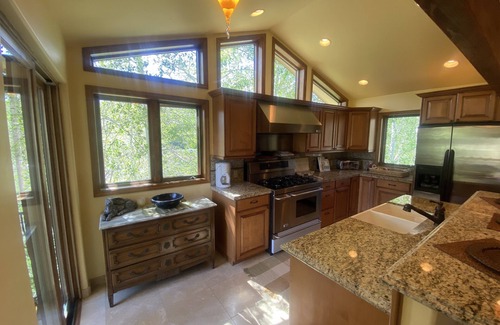 Hailey House | Spectacular,peaceful Sun Valley View Home ,Two Acres ,Access to Private Lake.