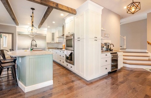 Springfield Cottage | Spectacular pool! 10 beds! Near Brass Pro