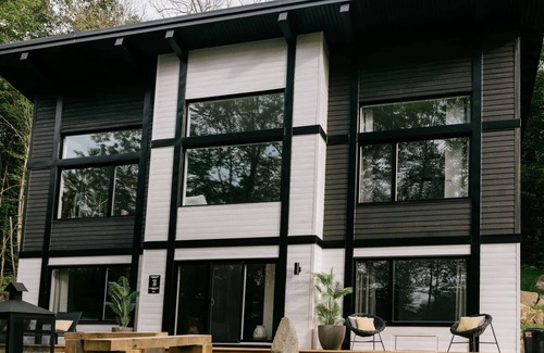 Lac Superieur Village Ski Chalet | Spectacular Ski-Out Chalet in the heart of Lac-Superieur Mont Tremblant Area