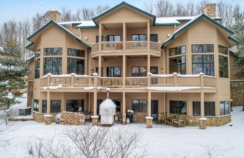 Ellicottville House | Spectacular Ski Townhouse across from Holiday Valley