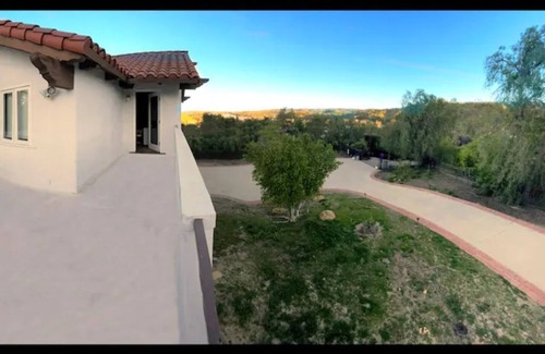 Calabasas House | Spectacular Spacious Studio and Master Suite
