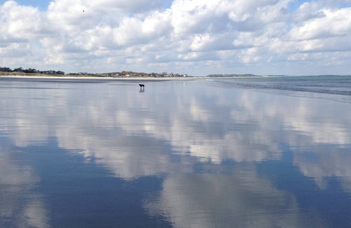 Prides Crossing House | Spectacular Sunsets And Private Beach In A Nantucket Style Summer Cottage.