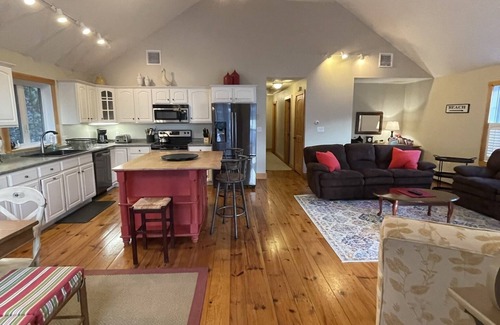 Naples House | Spectacular Sunsets and Sandy Beach on Long Lake!