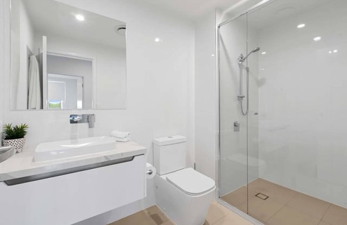 Redcliffe Apartment | "Spectacular Suttons Beach" - Redcliffe Q 4020