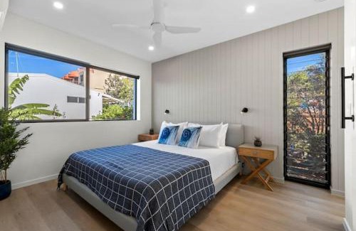 Coolum Beach Apartment | SPECTACULAR THREE BAYS