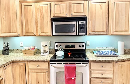 Arkdale Condo | Spectacular Updated Condo at Northern Bay Resort.