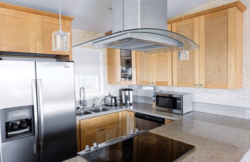 Chula Vista House | Spectacular Views and Comfort-Book Now! King Bed!
