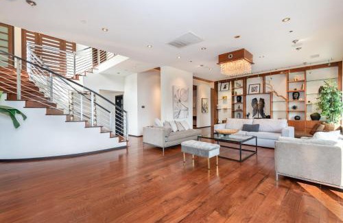 Bel Air Apartment | Spectacular Views: Exquisite Villa, Pool, Jacuzzi!