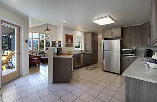 Sandpoint House | Spectacular Views, Fun Dock, & Dog Friendly!