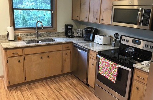 Burnsville House | Spectacular Views! Hot tub, Hiking, Waterfalls, FishingnReduced Rates