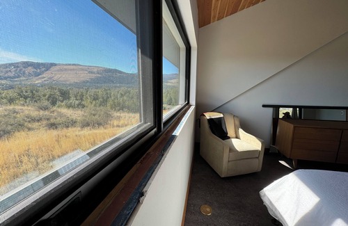 Winthrop House | Spectacular views, spacious, quiet, comfortable, secluded yet walkable to town.