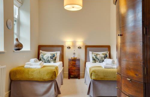 Alnmouth House | Spence Lodge: Beautiful 2-Bedroom Stone Cottage
