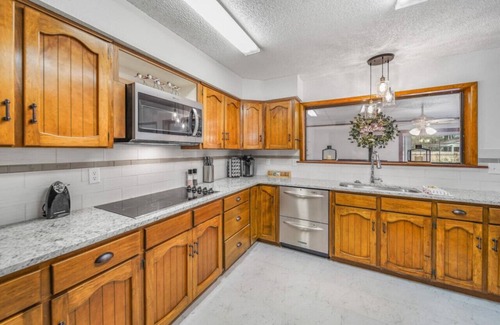 Milton Apartment | Spencer Field