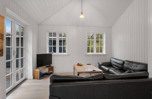 Ordrup House | Spend a nice vacation in this modern and spacious vacation in Ordrup.