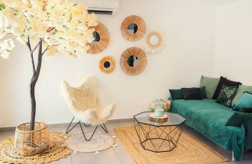 Gignac-la-Nerthe House | Spend a relaxing vacation in the cottage with pool.