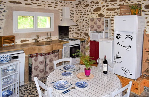 Balansun House | Spend a relaxing and romantic holiday in this charming house.