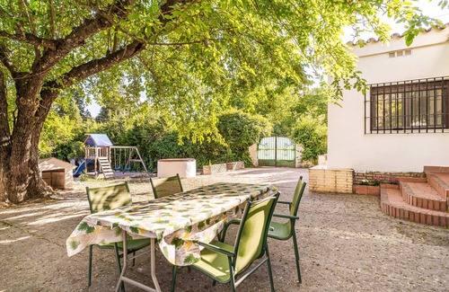 Cordoba House | Spend an idyllic holiday in a holiday home just outside Cordoba.
