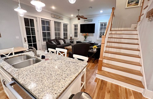 Lakeside at Blue Mountain Beach House | Spend fall at the Beach- 2 Primary Suites- Close to restaurants & shopping