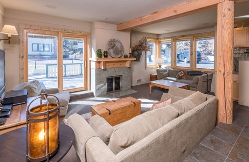 Warm Springs Condo | Spend Holidays in Sun Valley! Lovely Warm Springs Condo Within Walking Distance to the Chairlift