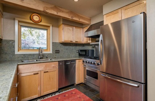Warm Springs Condo | Spend Holidays in Sun Valley! Lovely Warm Springs Condo Within Walking Distance to the Chairlift