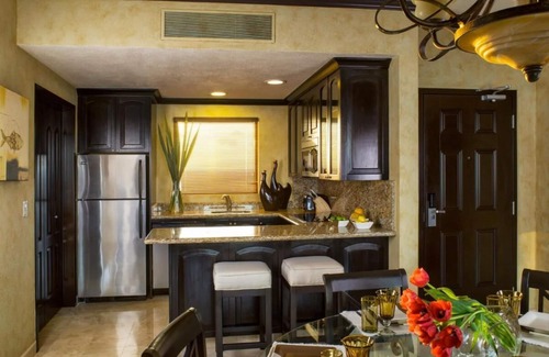 Puerto Juarez Apartment | Spend New Years in a Beautiful 5 Star Beach Resort!