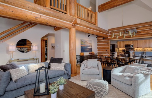 Powder Ridge Cabin | Spend Winter in Big Sky! Ski-in, Ski-out 4 Bedroom Cabin with Private Hot Tub