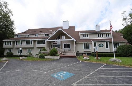 Lincoln Condo | Spend your Vacation in at Inns of Waterville Valley! (306)