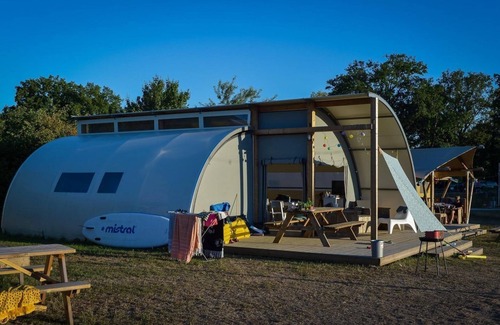 Rijssen Cabin | Spezialzelt, Festivalatmosphäre, Platz für ein Kinderbett