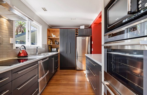 Lynmore House | SPIN AT REDWOODS MUCH LOVED LYNMORE HOME A STONE'S THROW FROM REDWOOD FOREST