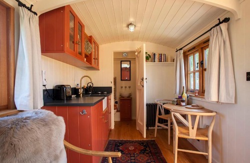 Dorchester House | Spindleberry Hut