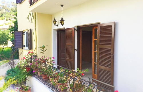 Agios Gordios Apartment | Spiros Apartments on Agios Gordios Beach Corfu Greece