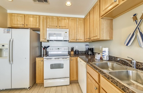 West Panama City Beach Condo | Splash Beach Resort by Book That Condo