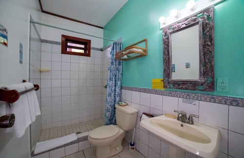 Antoneys Cay Hotel | Splash Inn Dive Resort & Villas