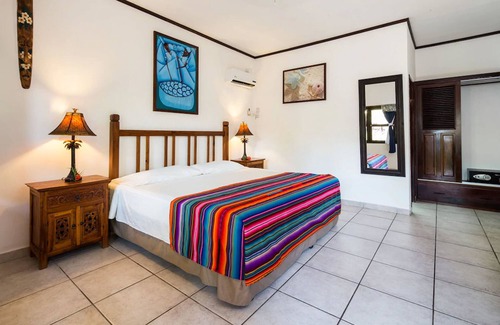 Antoneys Cay Hotel | Splash Inn Dive Resort & Villas