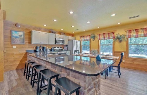Gatlinburg Ski Chalet | Splash Mountain Lodge
