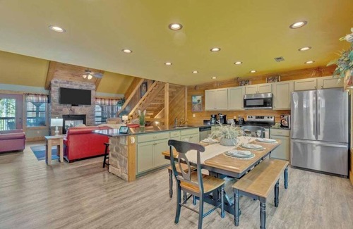 Gatlinburg Ski Chalet | Splash Mountain Lodge
