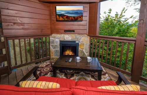 Gatlinburg - Pigeon Forge Villa | Splash of Romance