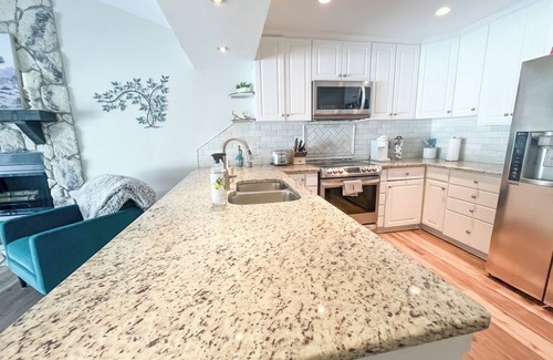 Southside House | ~Splash Star Sleeps 8 Heated Pool & Shade~